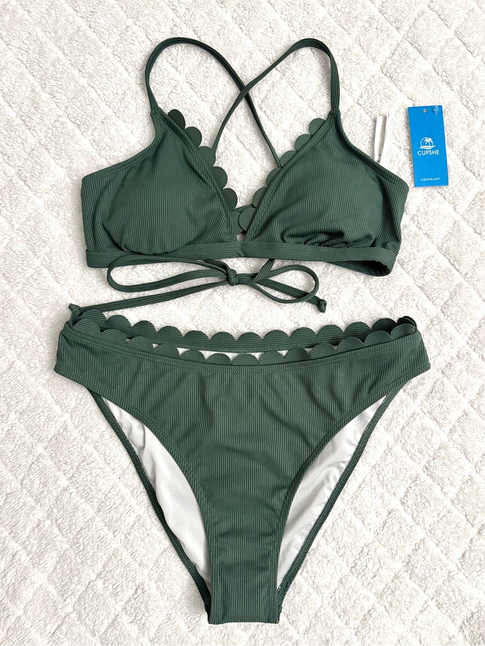 Cupshe Green Scalloped Bikini - S Top, M Bottom - Picture 2 of 8
